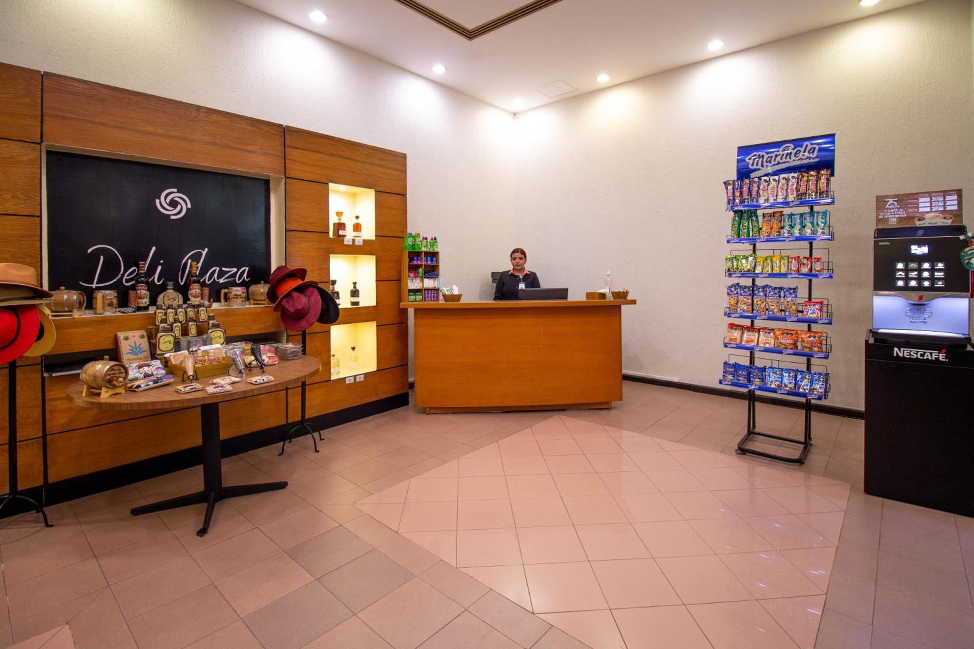 Hotel Guadalajara Plaza Expo Ngoại thất bức ảnh
