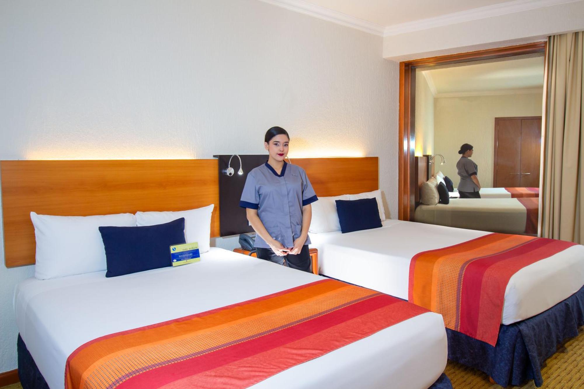 Hotel Guadalajara Plaza Expo Ngoại thất bức ảnh
