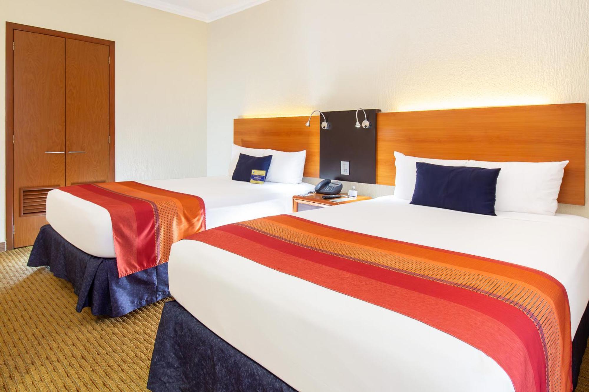 Hotel Guadalajara Plaza Expo Ngoại thất bức ảnh