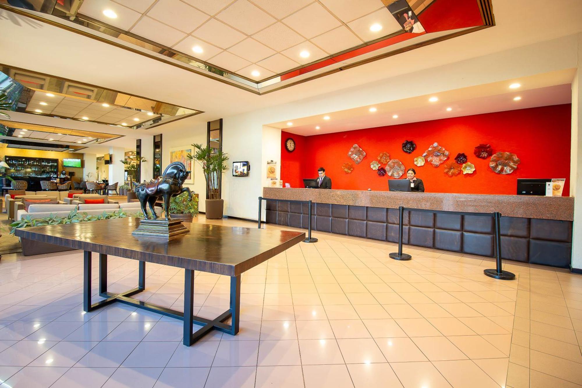 Hotel Guadalajara Plaza Expo Ngoại thất bức ảnh