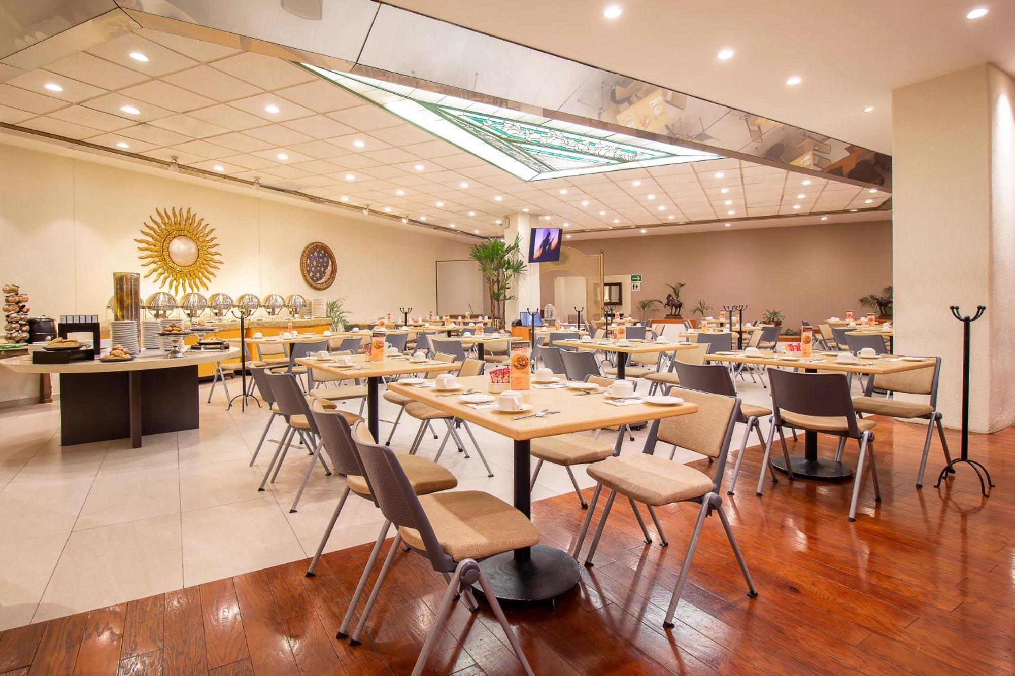 Hotel Guadalajara Plaza Expo Ngoại thất bức ảnh