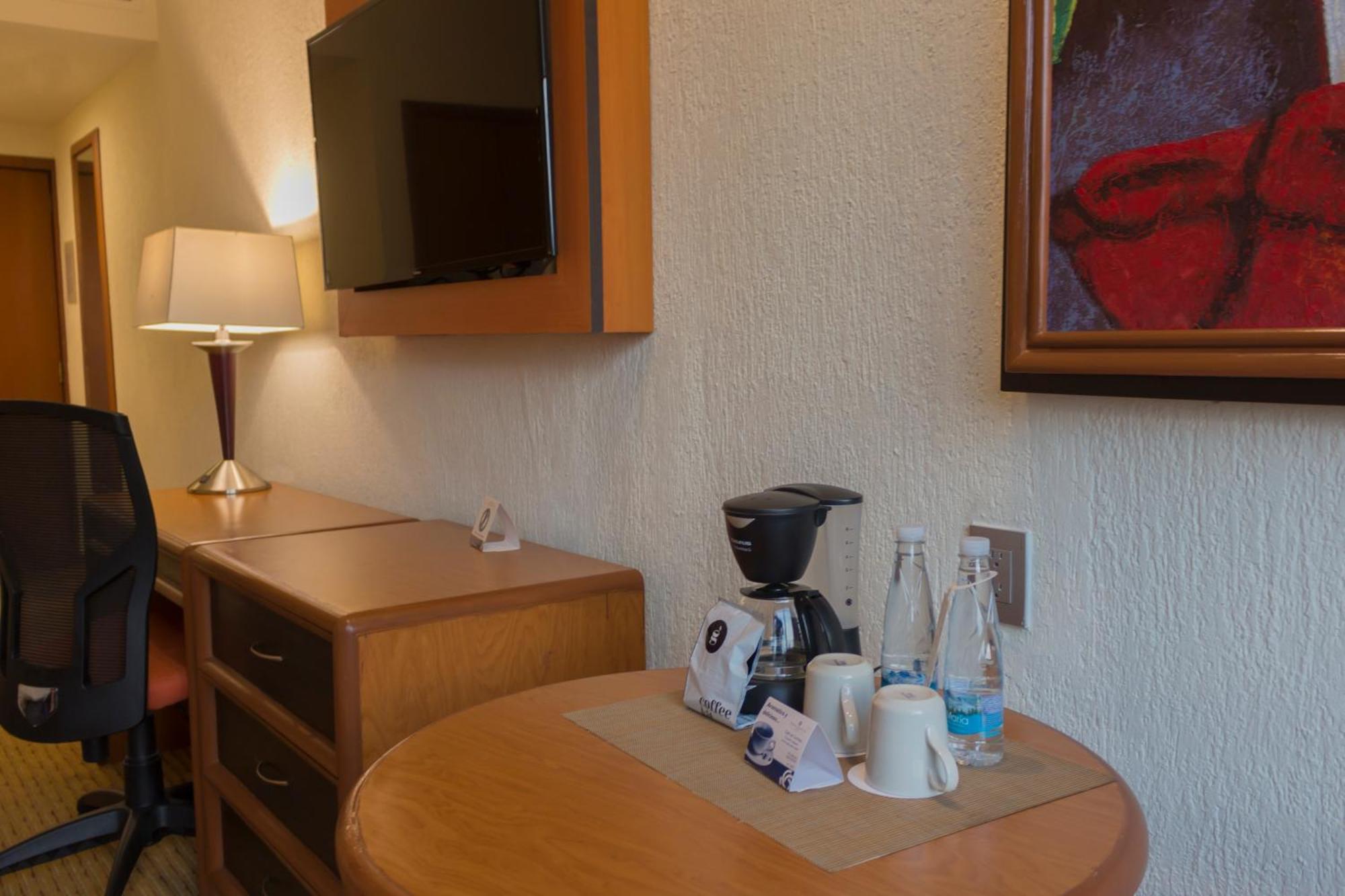 Hotel Guadalajara Plaza Expo Ngoại thất bức ảnh