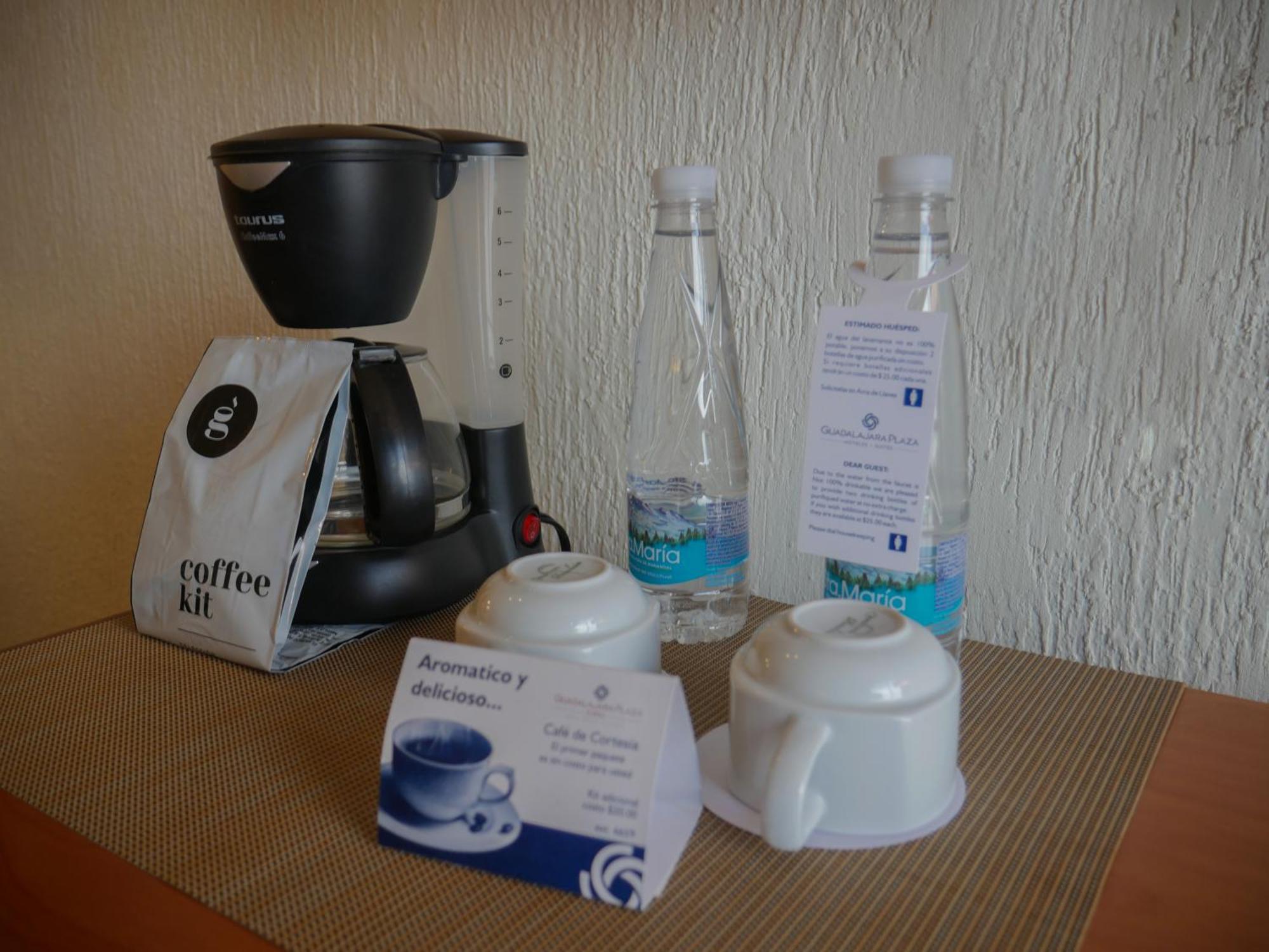 Hotel Guadalajara Plaza Expo Ngoại thất bức ảnh
